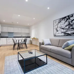 https://apt-stunning-luxury-2-bedroom.cambridgehotelsuk.com